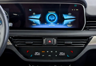 Подержанный автомобиль Hongqi HS5 2023 года (15 фото)