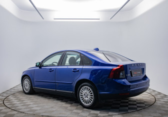 Подержанный автомобиль Volvo S40 2007 года (3 фото)
