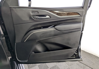 Подержанный автомобиль Cadillac Escalade Suv 2023 года (30 фото)