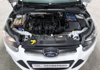 Подержанный автомобиль Ford Focus Sedan 2012 года (9 фото)