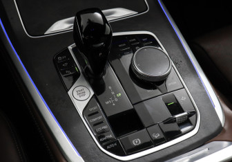 Подержанный автомобиль BMW X7 2022 года (22 фото)