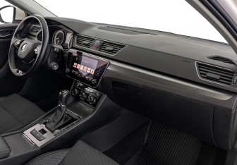 Подержанный автомобиль Skoda Superb Liftback 2021 года (13 фото)