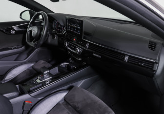 Подержанный автомобиль Audi A5 Liftback 2020 года (10 фото)