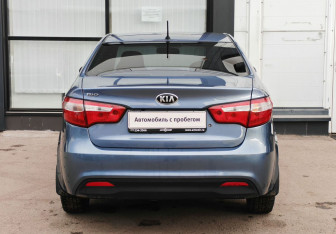 Подержанный автомобиль Kia Rio Sedan 2013 года (6 фото)