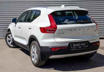 Подержанный автомобиль Volvo XC40 2020 года (7 фото)