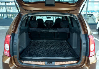 Подержанный автомобиль Renault Duster 2012 года (10 фото)