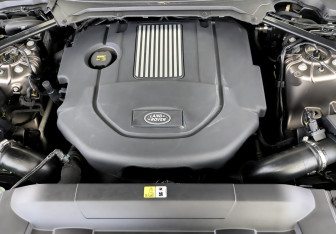 Подержанный автомобиль Land Rover Range Rover 2015 года (9 фото)