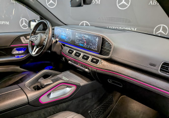 Подержанный автомобиль Mercedes-Benz GLE 2021 года (11 фото)