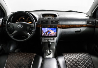 Подержанный автомобиль Toyota Avensis Sedan 2004 года (11 фото)