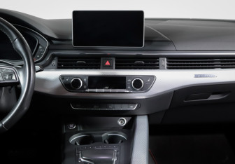 Подержанный автомобиль Audi A5 Coupe 2016 года (13 фото)