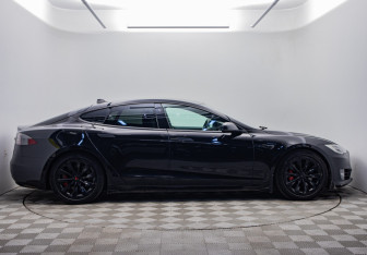 Подержанный автомобиль Tesla Model S 2018 года (6 фото)