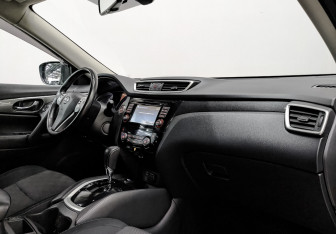 Подержанный автомобиль Nissan X-Trail 2018 года (13 фото)