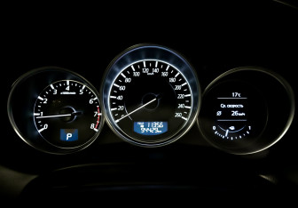 Подержанный автомобиль Mazda CX-5 2015 года (12 фото)
