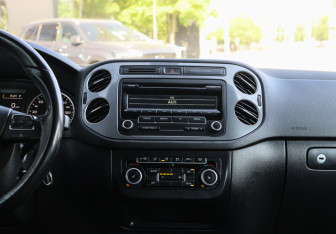 Подержанный автомобиль Volkswagen Tiguan 2011 года (10 фото)