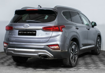 Подержанный автомобиль Hyundai Santa Fe 2018 года (5 фото)
