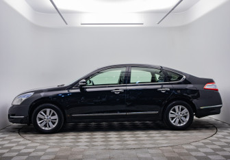 Подержанный автомобиль Nissan Teana 2013 года (8 фото)