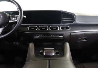 Подержанный автомобиль Mercedes-Benz GLE 2019 года (14 фото)
