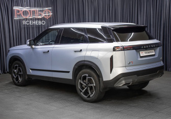 Подержанный автомобиль Jaecoo J7 2023 года (8 фото)