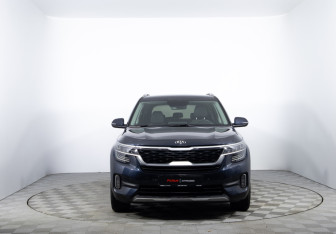 Подержанный автомобиль Kia Seltos 2021 года (2 фото)