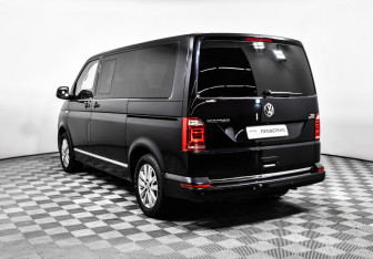 Подержанный автомобиль Volkswagen Multivan 2016 года (7 фото)