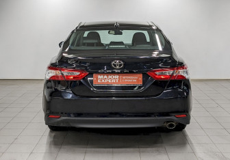 Подержанный автомобиль Toyota Camry Sedan 2019 года (6 фото)