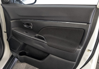 Подержанный автомобиль Citroen C4 Aircross 2014 года (24 фото)