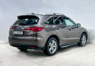 Подержанный автомобиль Acura RDX 2012 года (4 фото)