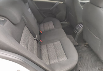 Подержанный автомобиль Skoda Octavia Liftback 2013 года (11 фото)