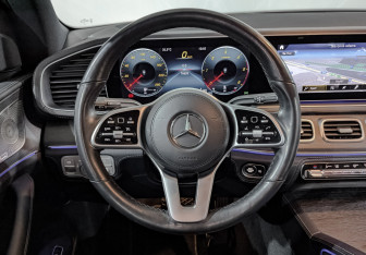 Подержанный автомобиль Mercedes-Benz GLE 2021 года (21 фото)
