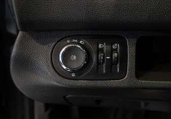 Подержанный автомобиль Opel Meriva 2012 года (14 фото)