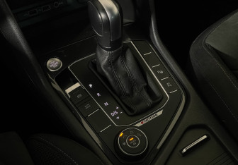 Подержанный автомобиль Volkswagen Tiguan 2020 года (16 фото)