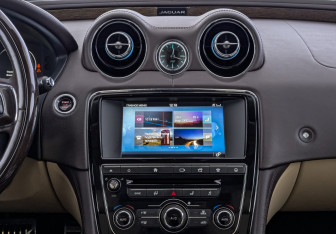 Подержанный автомобиль Jaguar XJ 2017 года (15 фото)