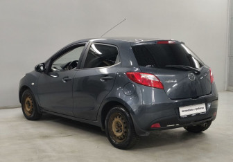 Подержанный автомобиль Mazda 2 Hatchback 2008 года (7 фото)