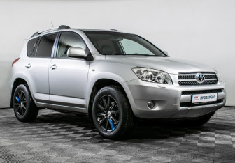 Подержанный автомобиль Toyota RAV4 2006 года (3 фото)