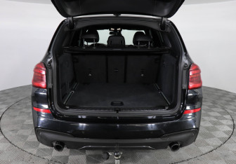 Подержанный автомобиль BMW X3 2020 года (9 фото)