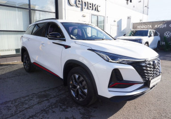 Подержанный автомобиль Changan CS75PLUS 2023 года (3 фото)