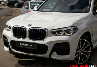 Подержанный автомобиль BMW X3 2020 года (21 фото)
