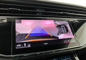 Подержанный автомобиль Audi Q8 2018 года (22 фото)