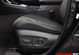 Подержанный автомобиль Toyota RAV4 2024 года (17 фото)