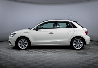 Подержанный автомобиль Audi A1 2014 года (8 фото)