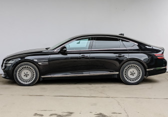 Подержанный автомобиль Genesis G80 2021 года (8 фото)