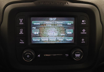 Подержанный автомобиль Jeep Renegade 2016 года (15 фото)