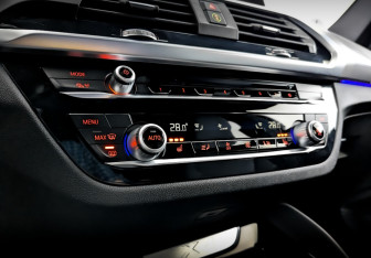 Подержанный автомобиль BMW X4 2020 года (26 фото)