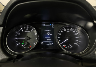 Подержанный автомобиль Nissan Qashqai 2014 года (11 фото)