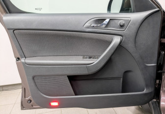 Подержанный автомобиль Skoda Yeti 2014 года (19 фото)