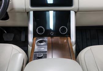Подержанный автомобиль Land Rover Range Rover 2018 года (15 фото)