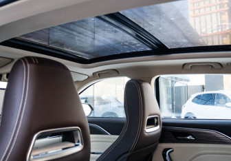 Подержанный автомобиль FAW Bestune T77 2023 года (13 фото)