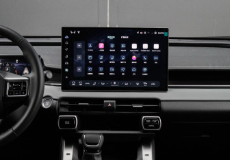 Подержанный автомобиль Toyota RAV4 2026 года (10 фото)