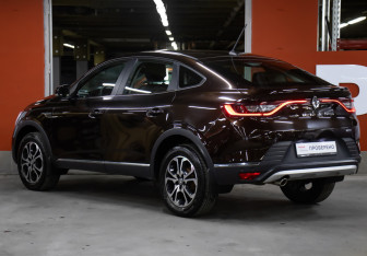 Подержанный автомобиль Renault Arkana 2020 года (7 фото)