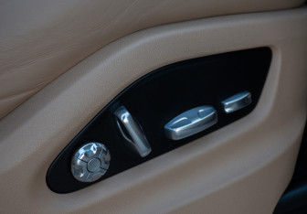 Подержанный автомобиль Porsche Cayenne 2019 года (19 фото)